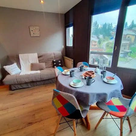 Renove A Avoriaz: 4 Pers, Avec Casier A Skis, Au Coeur Du Village - Fr-1-633-74 Apartment *